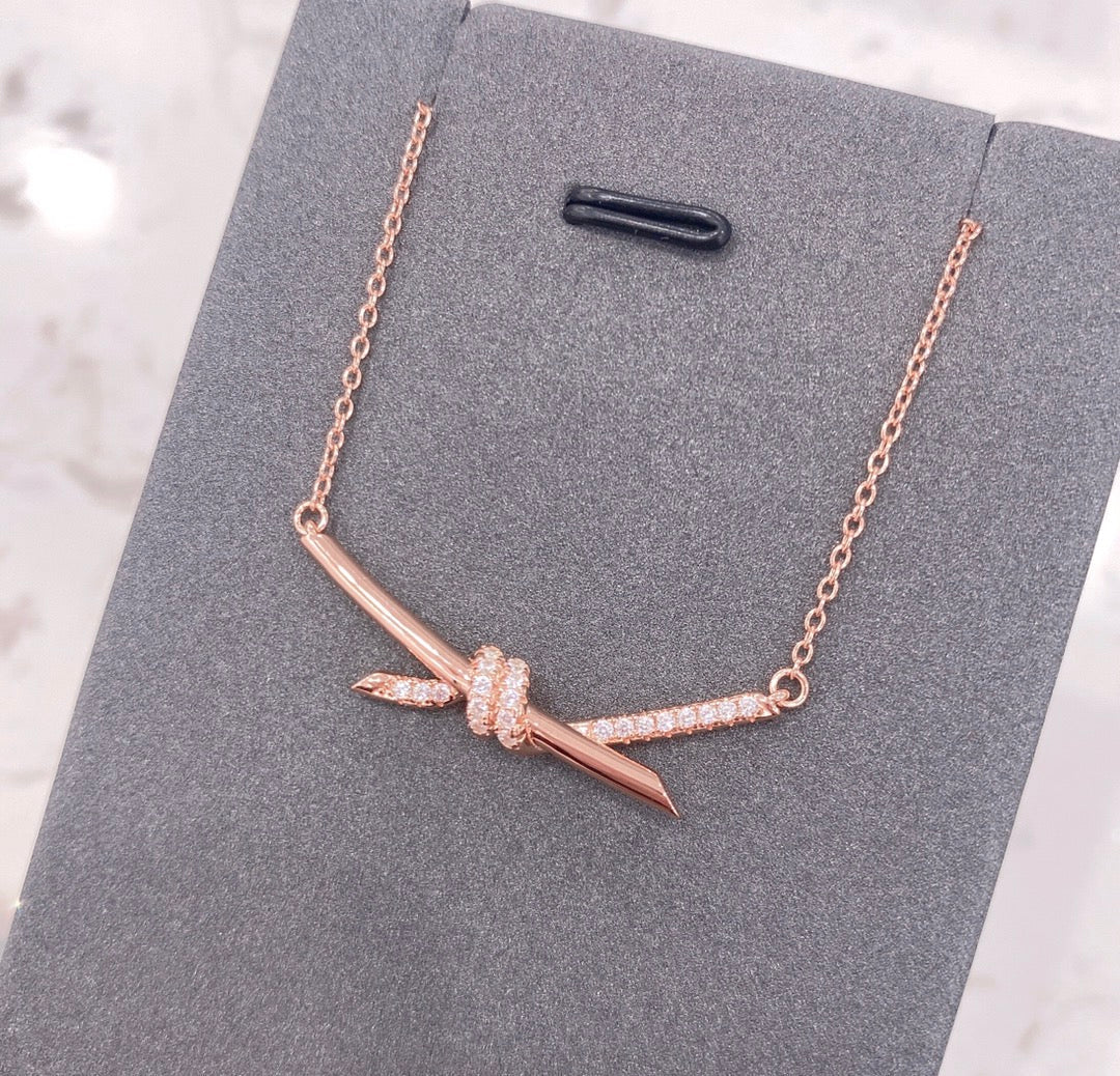 [Rose Tomorrow]KNOT NECKLACE DIAMONDS