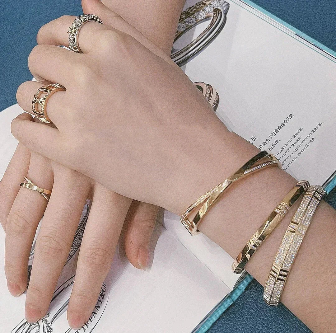 [Rose Tomorrow]NARROW HINGED BANGLEIN WITH DIAMONDS SMALL