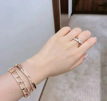 [Rose Tomorrow]NARROW HINGED BANGLEIN WITH DIAMONDS SMALL
