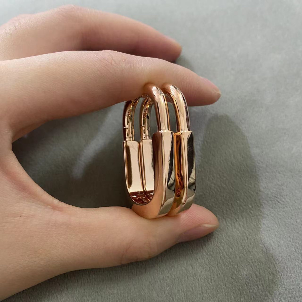 [Rose Tomorrow]LOCK MEDIUM EARRINGS