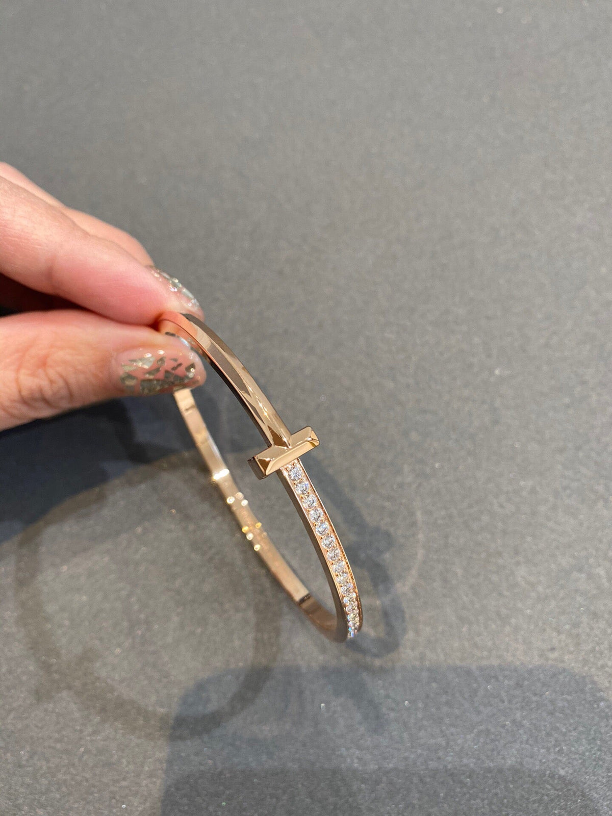 [Rose Tomorrow]NARROW T1 HINGED BANGLE DIAMOND PINK GOLD