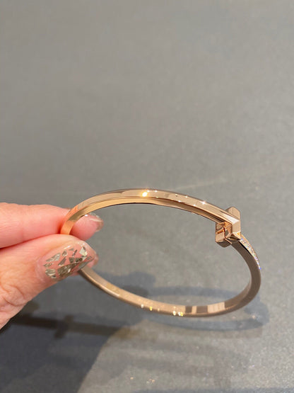 [Rose Tomorrow]NARROW T1 HINGED BANGLE DIAMOND PINK GOLD