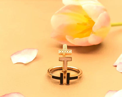 [Rose Tomorrow]T SMALL ONYX PINK GOLD RING