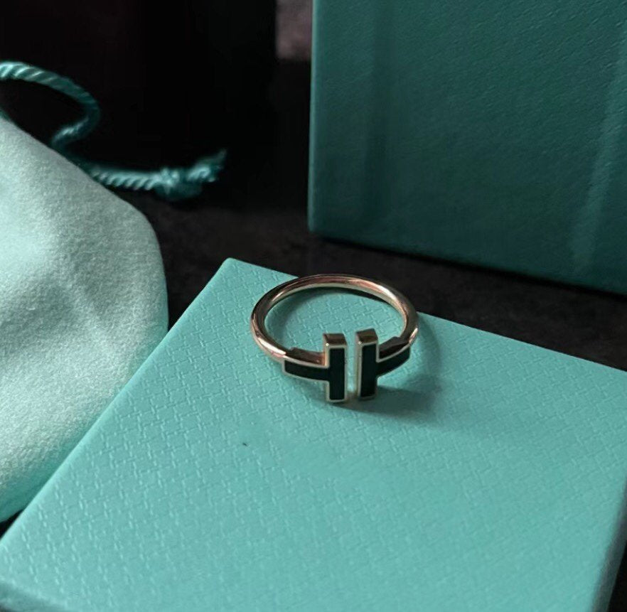 [Rose Tomorrow]T SMALL ONYX PINK GOLD RING