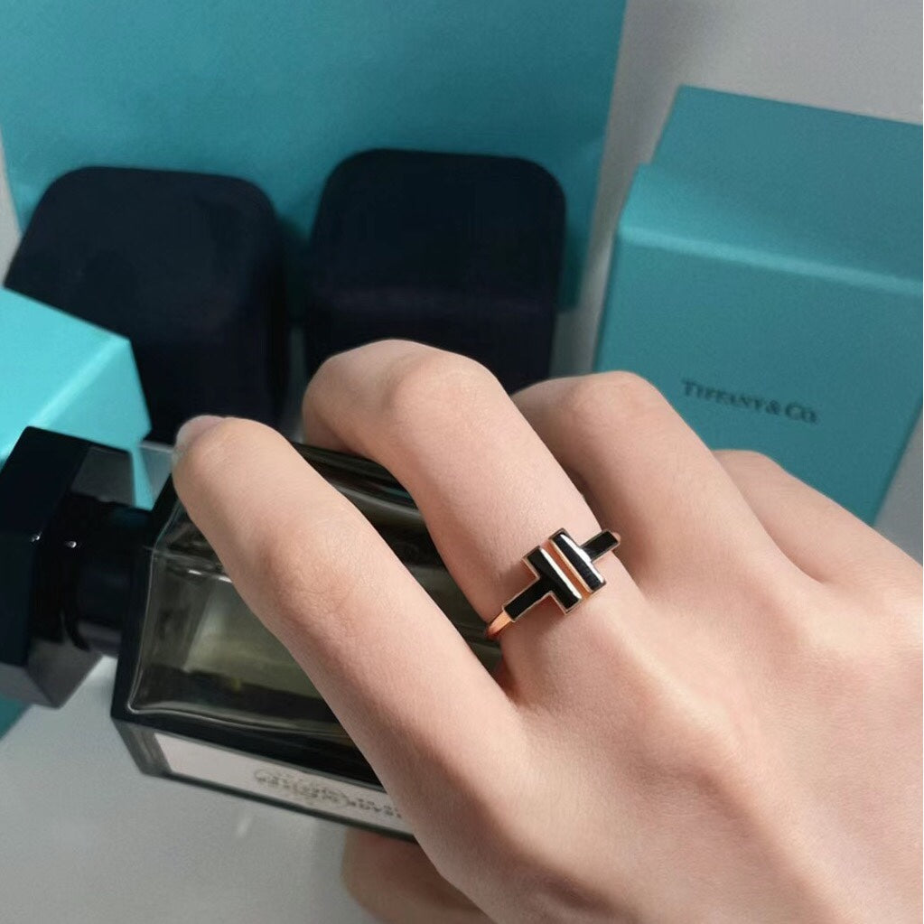 [Rose Tomorrow]T SMALL ONYX PINK GOLD RING