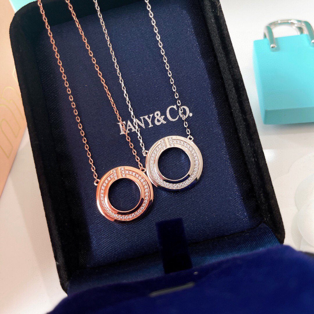 [Rose Tomorrow]DIAMOND AND MOTHER OF PEARL CIRCLE PENDANT
