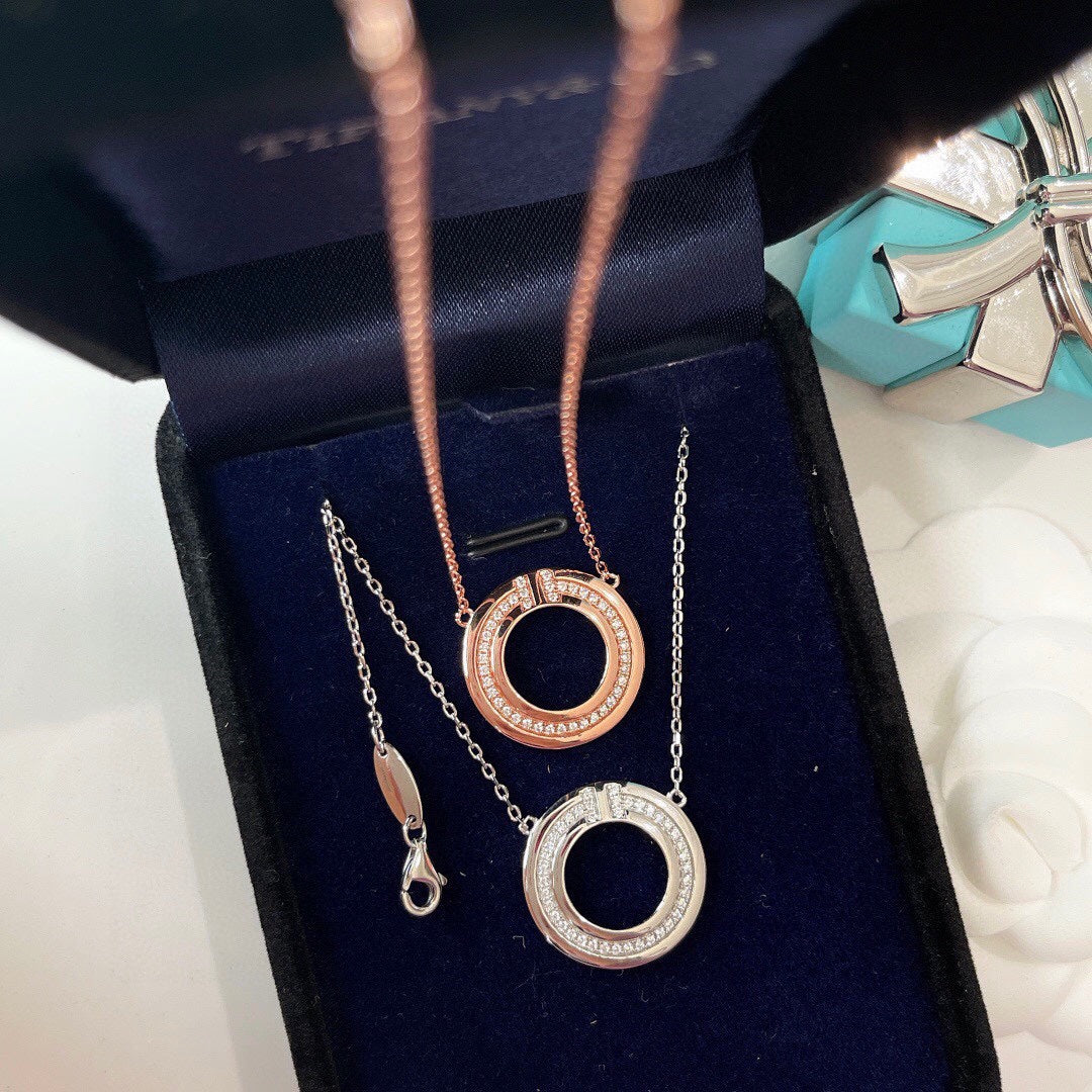 [Rose Tomorrow]DIAMOND AND MOTHER OF PEARL CIRCLE PENDANT