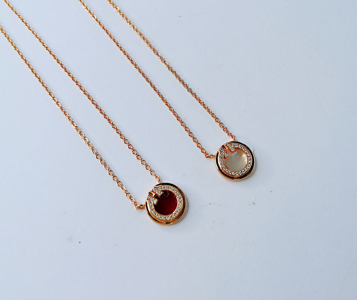 [Rose Tomorrow]DIAMOND AND MOTHER PEARL CIRCLE NECKLACE PENDANT